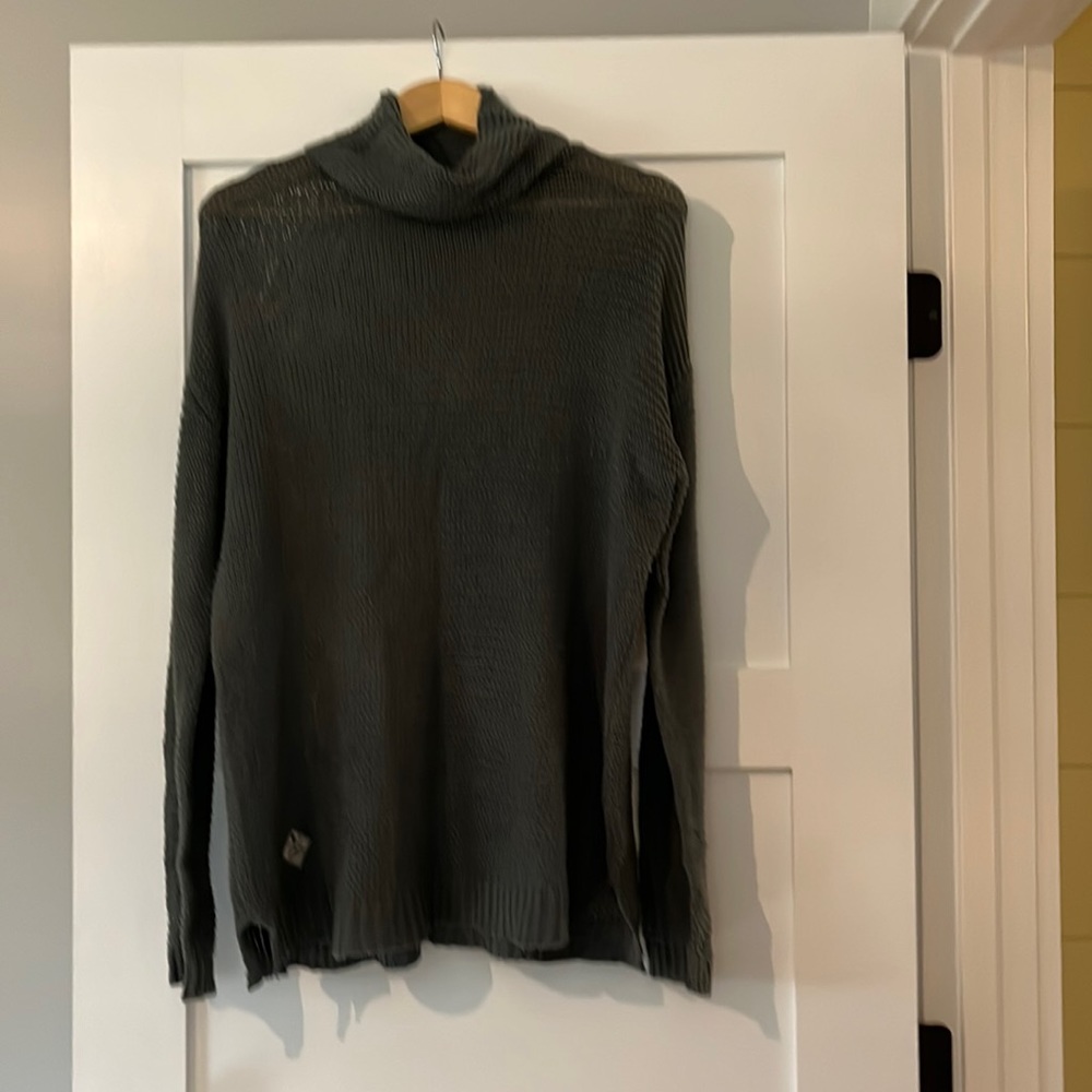 Cute sweater!!